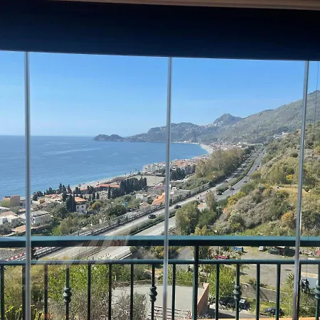 Casa Vacanze Cuzari * Letojanni